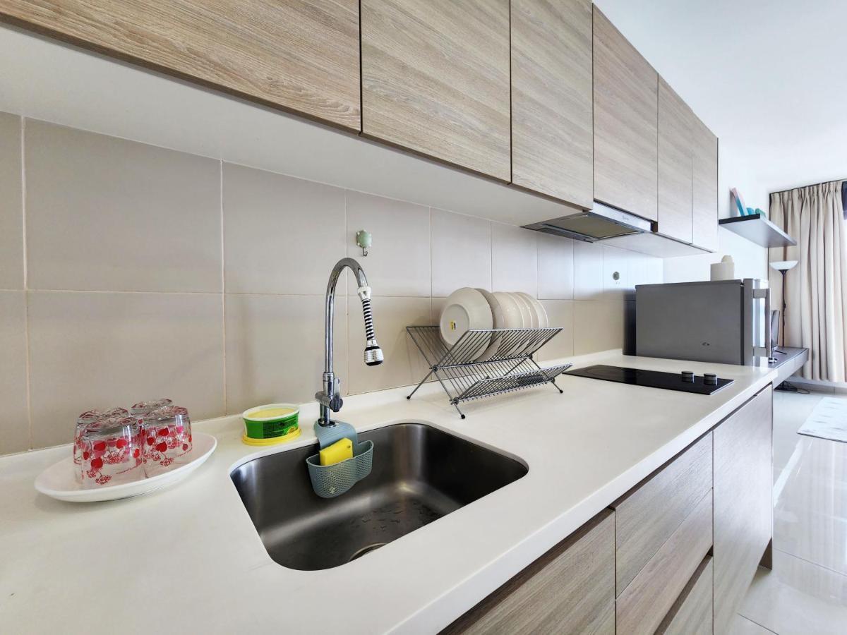 Lavender Suite # Shah Alam I-City Block B Homestay # 2R1B #Free Wifi & Parking Buitenkant foto